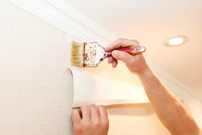 Pose de papier peint à Kernouës — revêtements muraux et toiles de verre